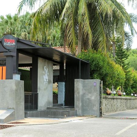 Hotel Tiger Hillside Phuket Exterior foto