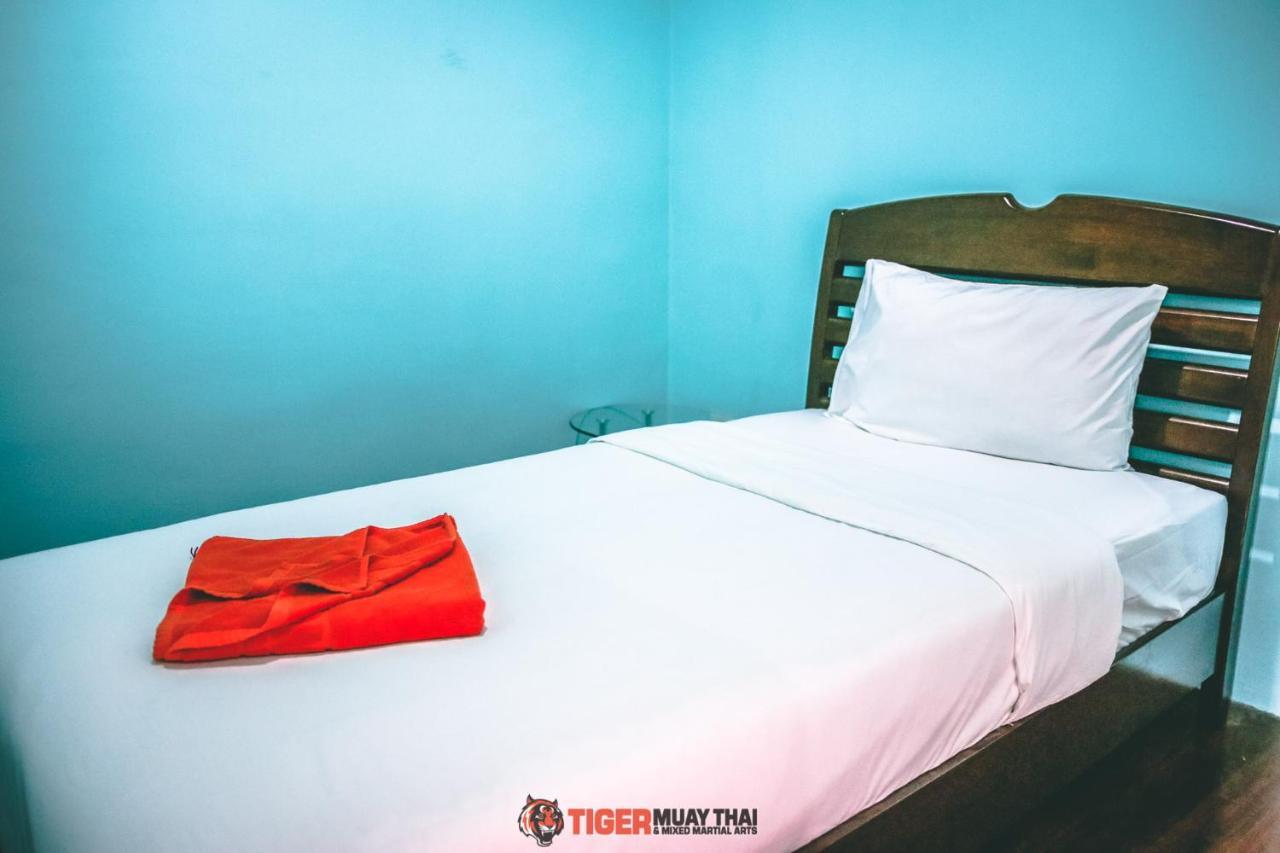 Hotel Tiger Hillside Phuket Exterior foto