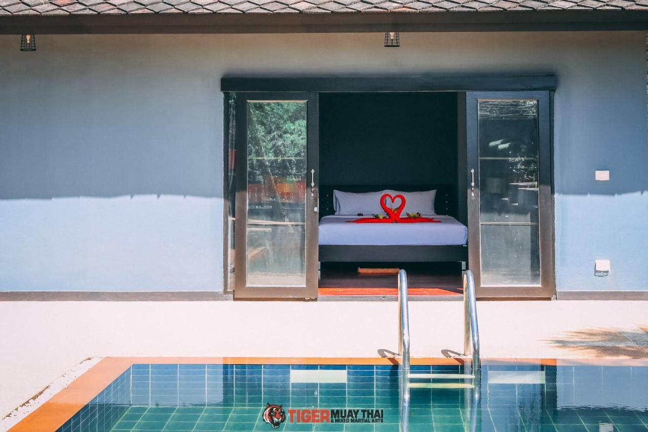 Hotel Tiger Hillside Phuket Exterior foto